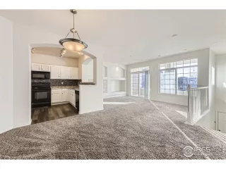 Photo #6: 1000451 Listing