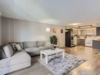 Photo #5: 1001272 Listing