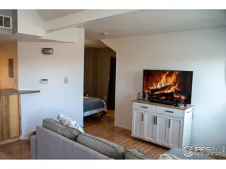 Photo #5: 1001343 Listing