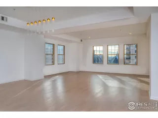 Photo #6: 1001821 Listing