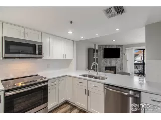 Photo #3: 1001832 Listing