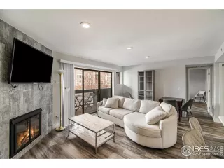 Photo #5: 1001832 Listing