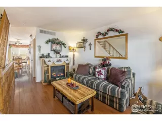 Photo #3: 1002630 Listing