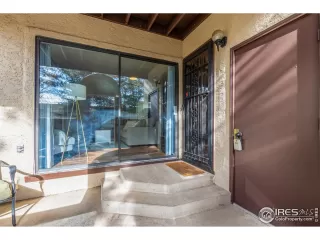 Photo #4: 1003467 Listing