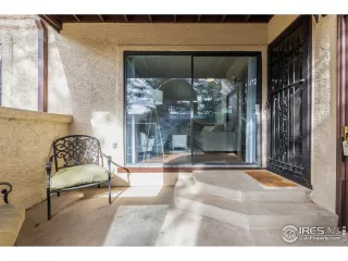 Photo #5: 1003467 Listing