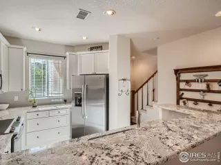 Photo #4: 1003851 Listing