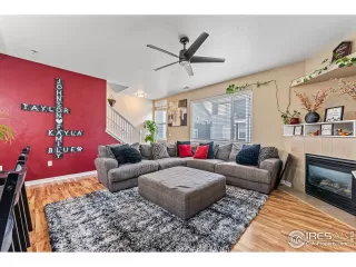 Photo #6: 1004766 Listing