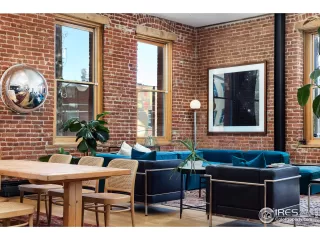 Photo #3: 1004928 Listing