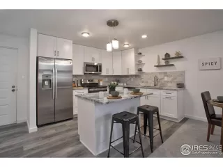 Photo #2: 1005836 Listing