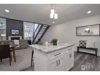 Photo #3: 1005836 Listing