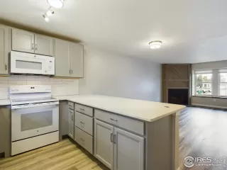 Photo #2: 1005939 Listing