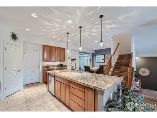 Photo #6: 1006051 Listing