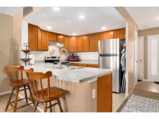 Photo #6: 1006152 Listing