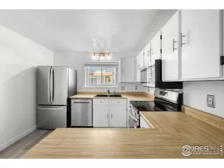 Photo #2: 1006327 Listing
