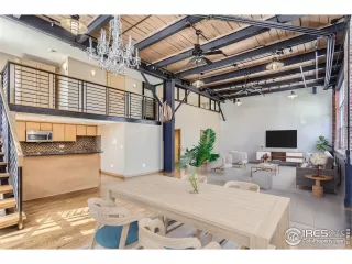 Photo #2: 1006384 Listing