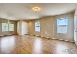 Photo #6: 1006595 Listing