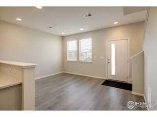 Photo #4: 1006965 Listing