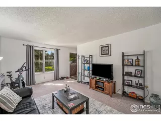 Photo #4: 1007230 Listing