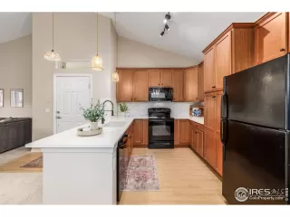 Photo #2: 1007445 Listing