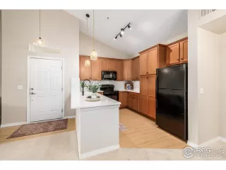 Photo #4: 1007445 Listing