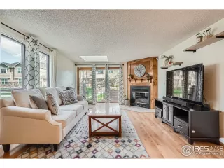 Photo #4: 1007817 Listing