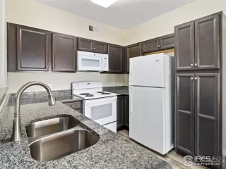 Photo #5: 1008041 Listing 