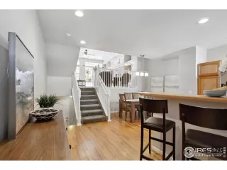 Photo #2: 1008264 Listing