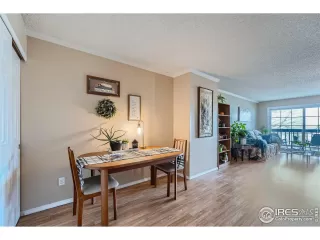 Photo #4: 1008268 Listing