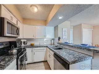 Photo #5: 1008268 Listing