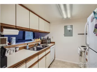 Photo #3: 1008522 Listing