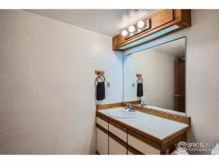 Photo #5: 1008522 Listing