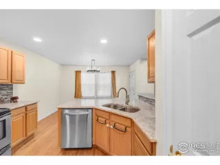 Photo #6: 1009094 Listing