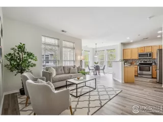 Photo #3: 1009399 Listing