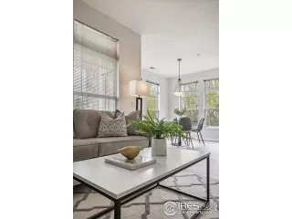 Photo #5: 1009399 Listing