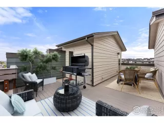 Photo #5: 1009505 Listing