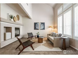 Photo #4: 1010915 Listing