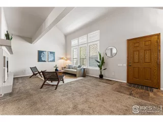 Photo #5: 1010915 Listing