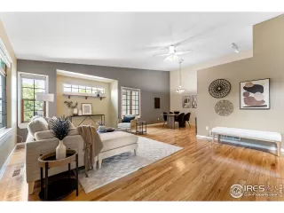 Photo #2: 1010985 Listing