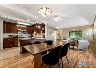 Photo #6: 1010985 Listing