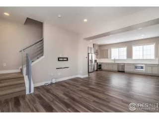 Photo #3: 1011004 Listing