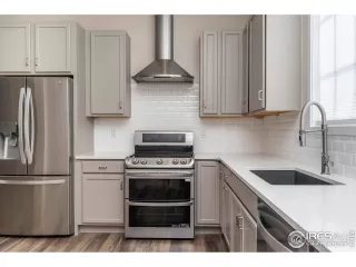 Photo #4: 1011004 Listing