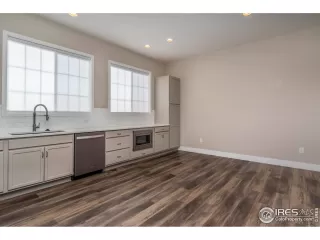 Photo #5: 1011004 Listing