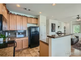 Photo #5: 1012320 Listing