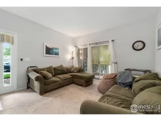 Photo #4: 1012489 Listing