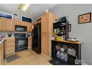 Photo #5: 1012489 Listing