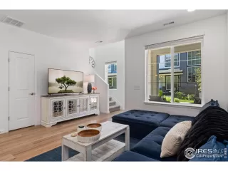 Photo #5: 1013923 Listing