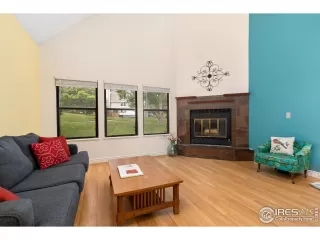 Photo #5: 1014885 Listing