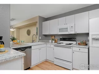 Photo #5: 1015045 Listing