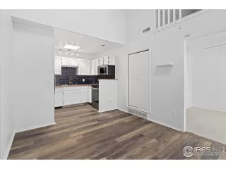 Photo #5: 1017120 Listing