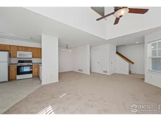 Photo #6: 1017484 Listing